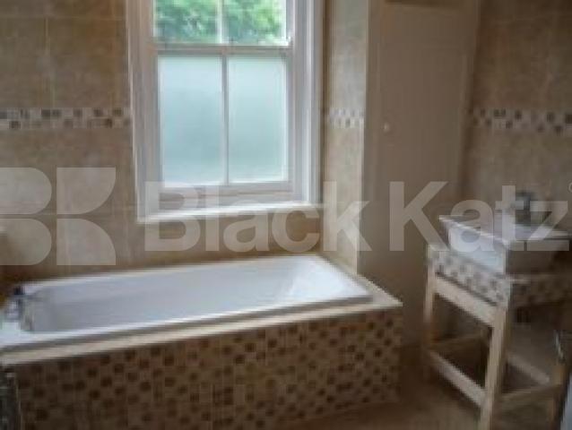 			LET!, 2 Bedroom, 1 bath, 1 reception Flat			 Archway Road, HIGHGATE N6